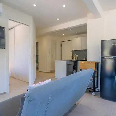 Joli 2p Calme Refait A Neuf Avec Terrasse, Wifi Et Parking - Fr-1-196-340 * Menton