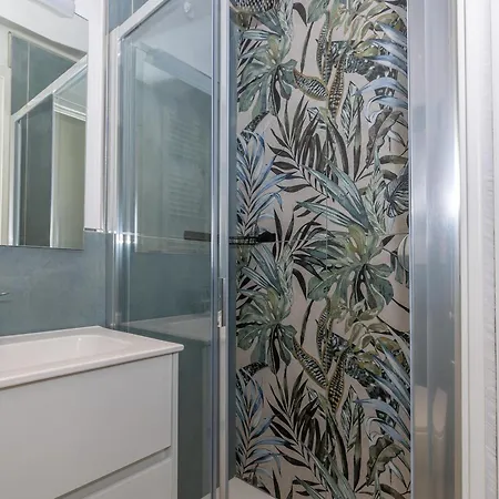 Joli 2p Calme Refait à Neuf Avec Terrasse, Wifi Et Parking - Fr-1-196-340